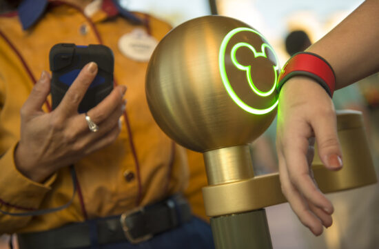 Disney-MagicBand