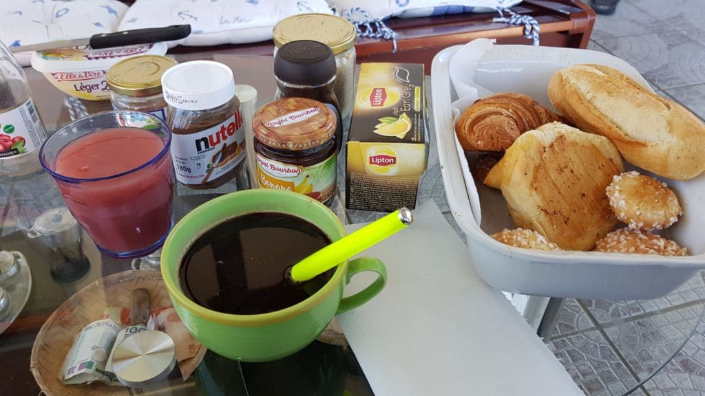 Le petit déjeuner de mon AirBnb