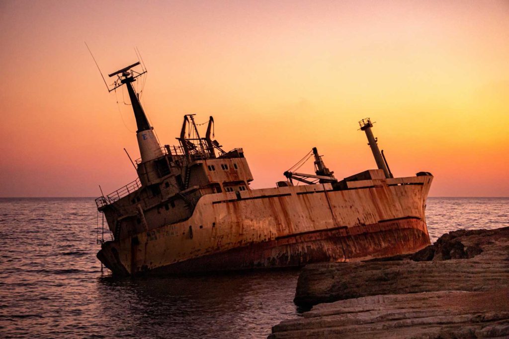 bateau golden hour