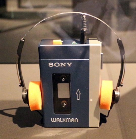 Sony, walkman, 1979 sur Wikipédia